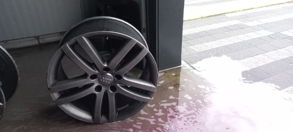 Титанові диски R20 оригінальні з ауді Q7 ціна за 1  шт.