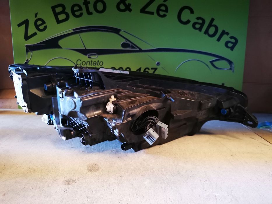 VOLVO V60 II FAROL ESQUERDO - FF498