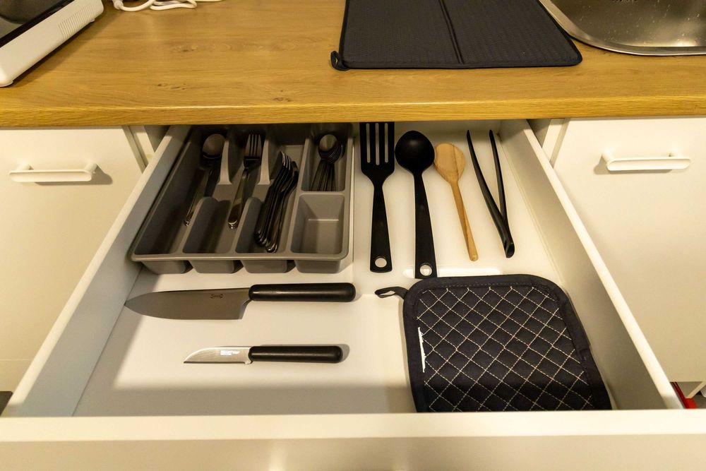 Quarto T0 Estúdio Mobilado - Tudo Incluído (Água, Luz e Net)