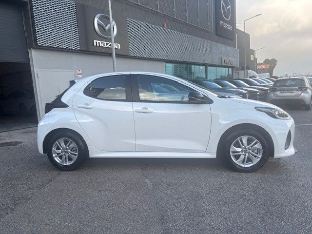 Mazda 2.0 1.5 L Hybrid VVT-i Centre-Line