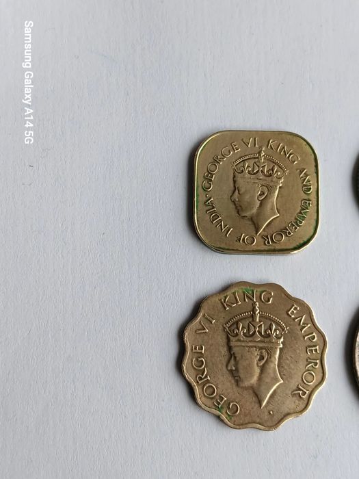 5 moedas diversas da Índia