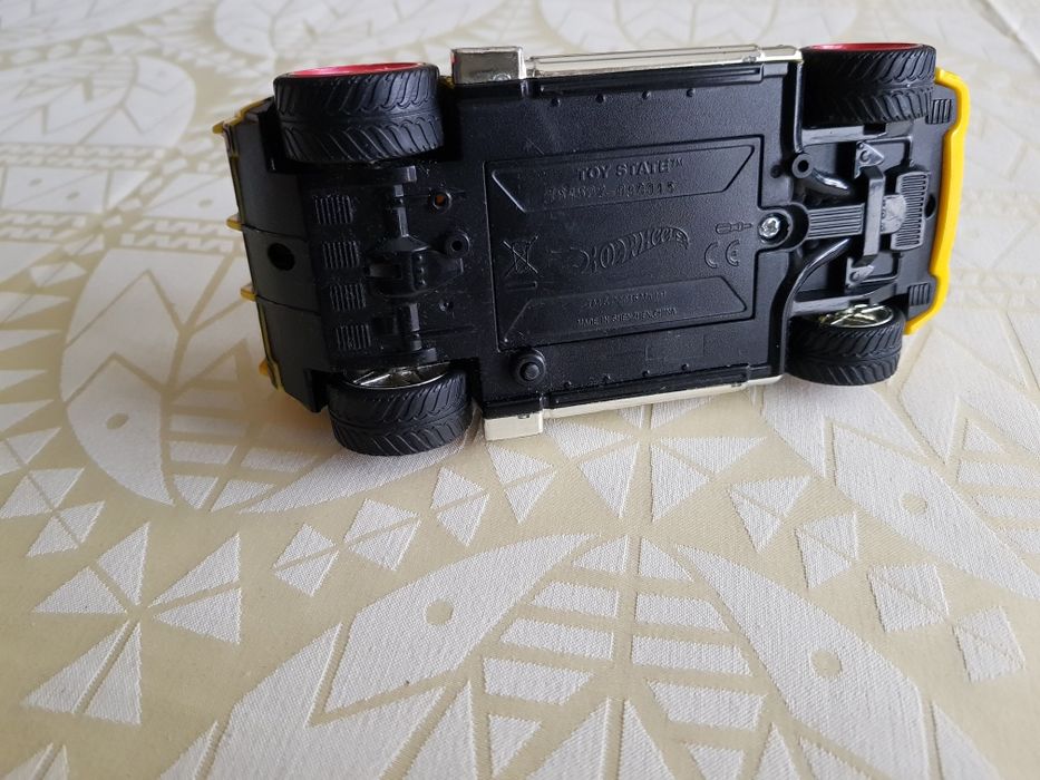 Auto hot wheels  interaktywne