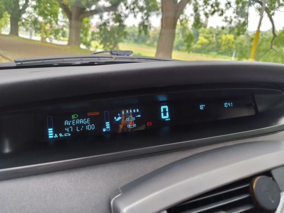 Мінівен Renault Scenic 2009 повністю обслужено