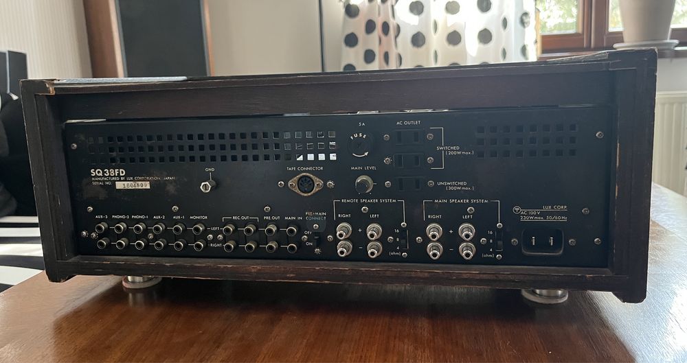 Lampowy wzmacniacz Luxman SQ 38FD po profesjonalnym przeglądzie. Ideał