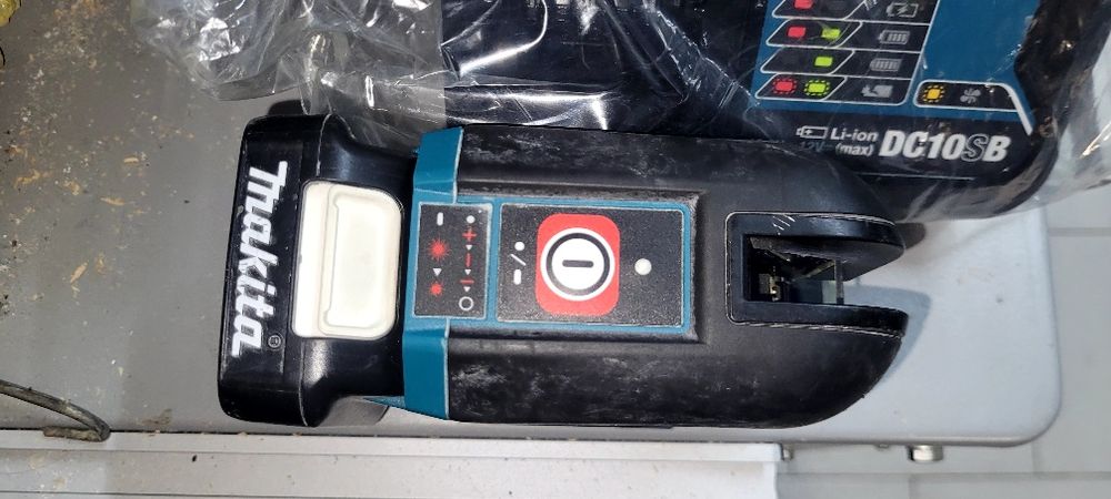 Laser makita sk105d