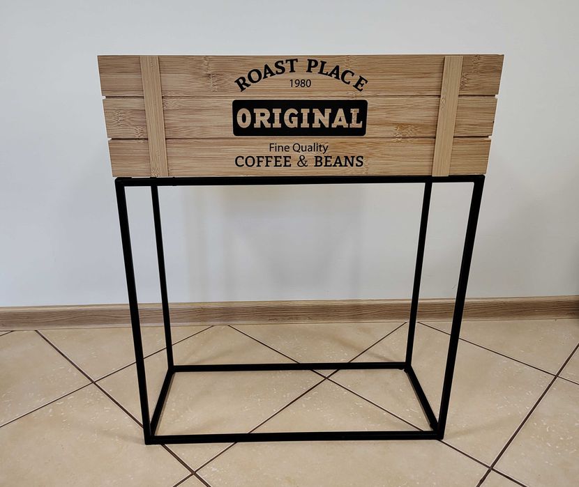 skrzynka na kwiaty na stelażu