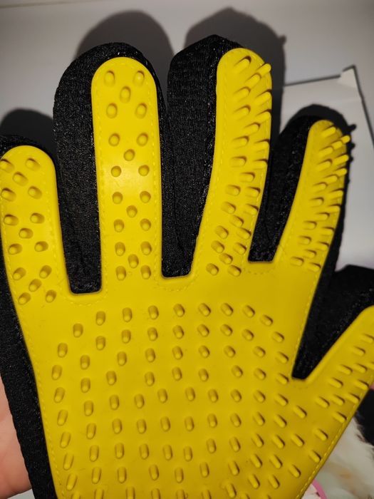 Рукавичка для кішок і собак