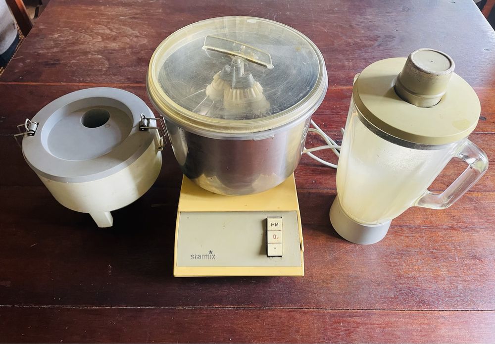 Peça vintage da Starmix. Liquidificadora e ta taça para bater bolos