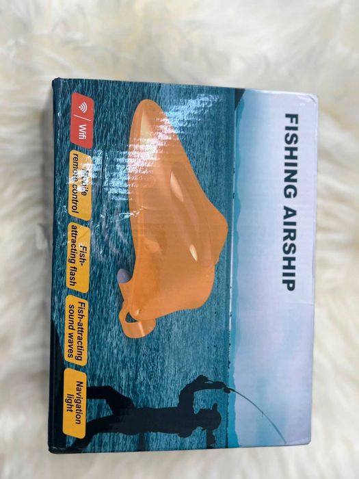 Barco telecomandado para pesca desportiva (Fishing Airship)