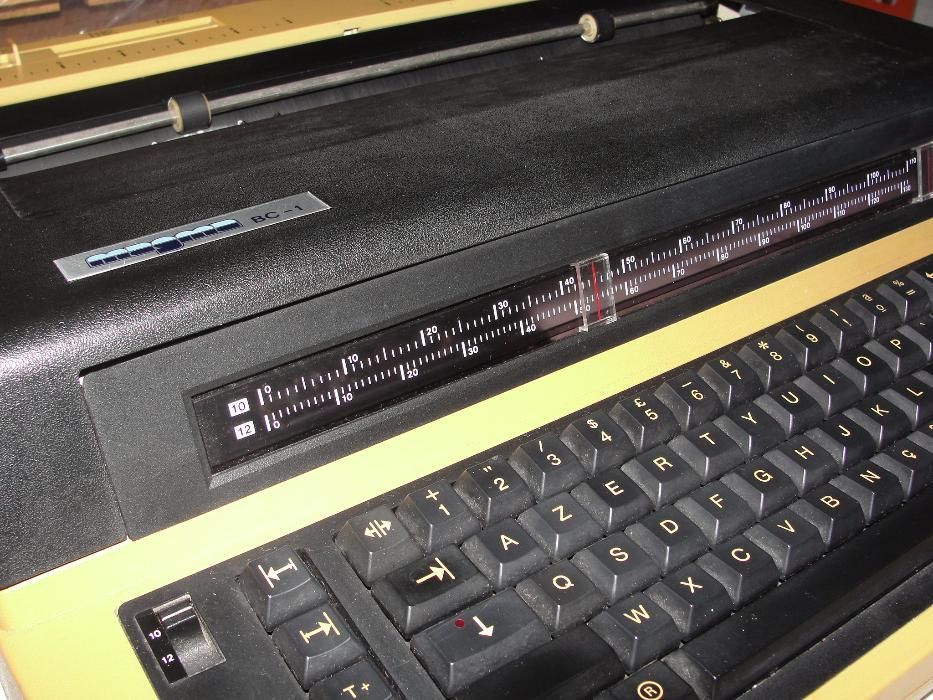 Maquina Escrever Elétrica c/Apagador