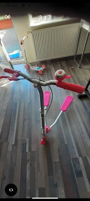 Hulajnoga trójkołowa