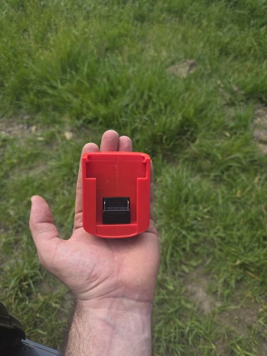 Адаптер для Milwaukee з двома виходами USB