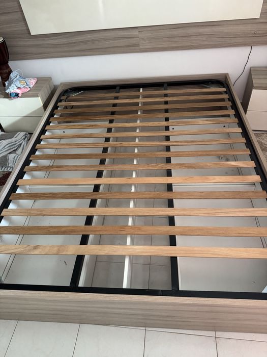 Sommier com estrado e gavetas
