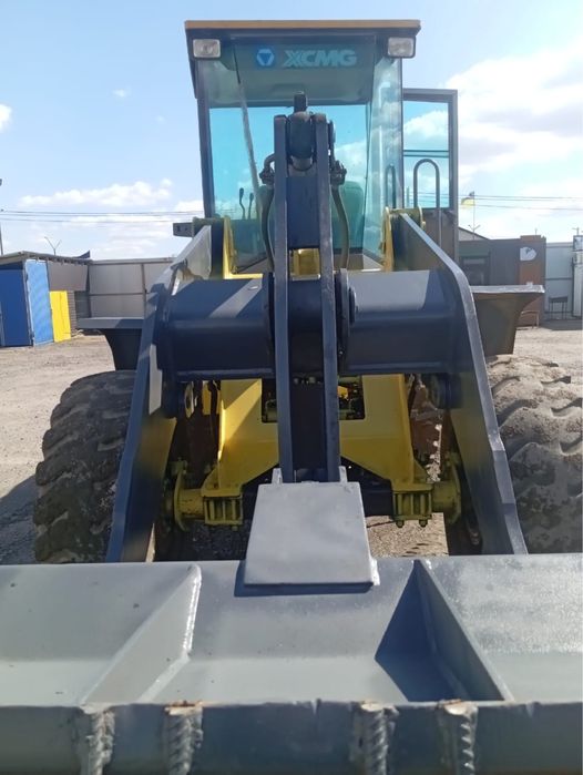 Продам фронтальный погрузчик XCMG ZL-30G (Китай