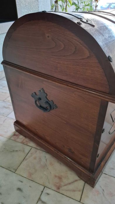 Arca maciça portuguesa antiguidade