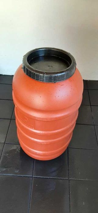 Beczka 220l czysta po Spożywce na wodę