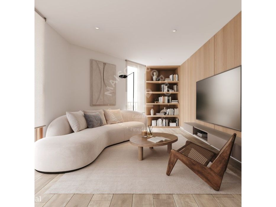Apartamento T1 com Varanda e Lugar de Estacionamento próximo ao Gai... — Mafamude E Vilar Do Paraíso, Porto