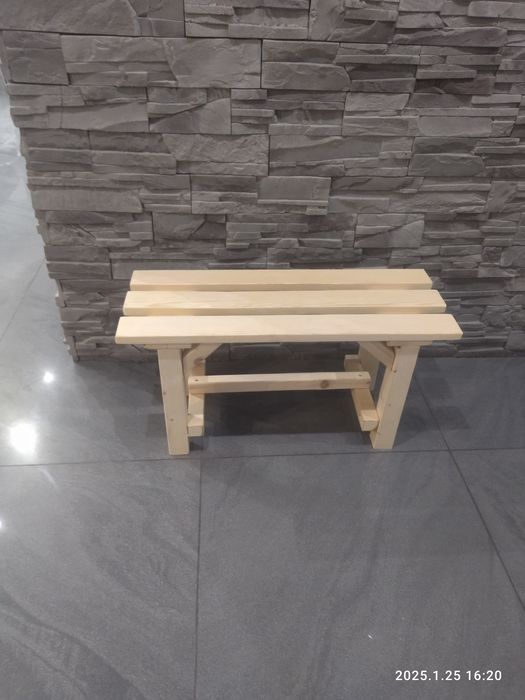 Ławeczka drewniana dla dzieci