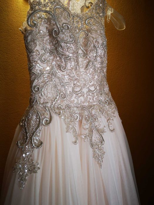 Весільна сукня - ручна вишивка