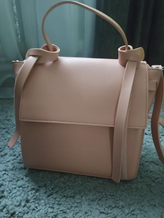 Продам жіночу  сумочку
