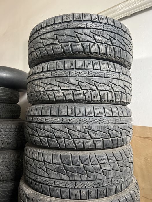 Шини зимові 215/55 R17