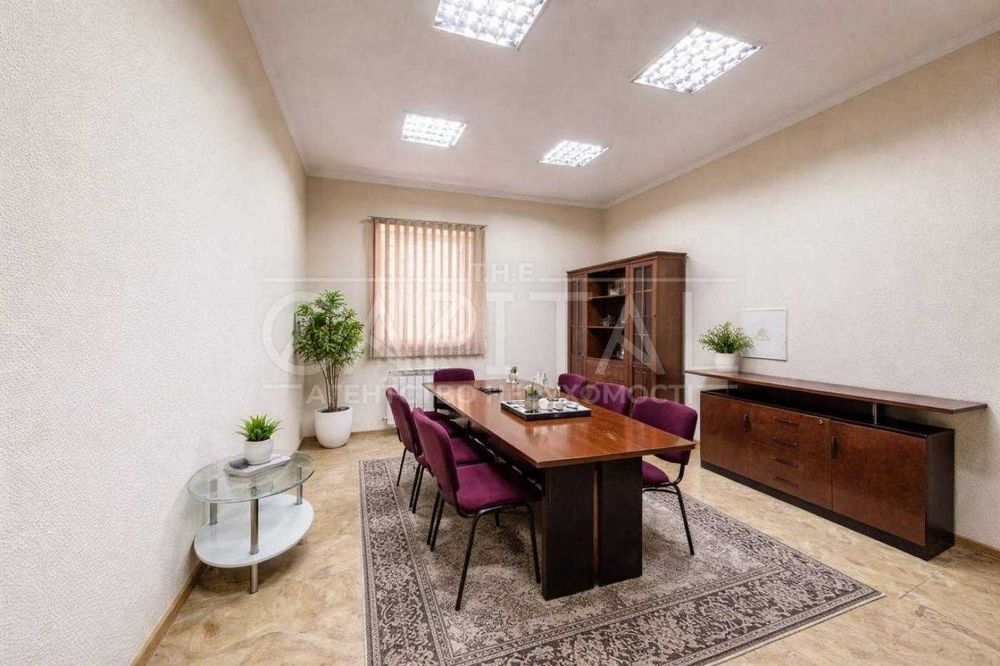 Оренда представницького триповерхового будинку під офіс бізнес центр