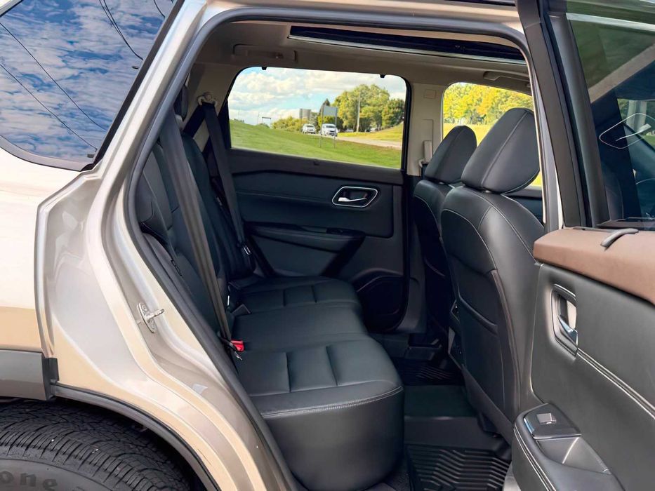Nissan Rogue SL      2021
