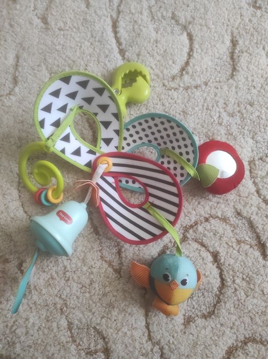 Мобиль подвеска на коляску кроватку Tiny love