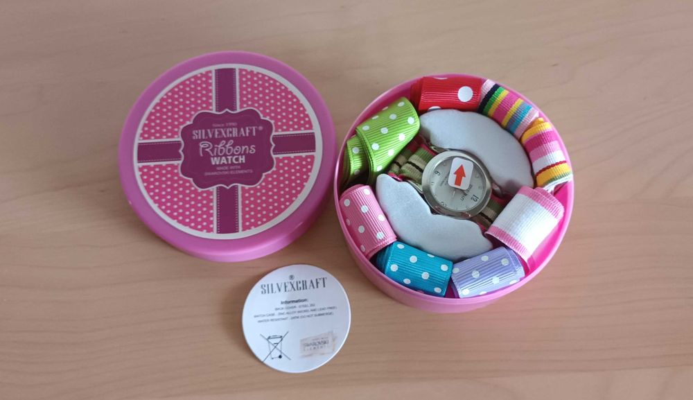 Watch with 9 Fabric Bracelets in Various Patterns64564004428801120