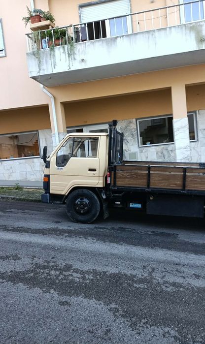 Toyota Dyna 250 ano 1986