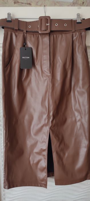 Шоколадная кожзам юбка карандаш с разрезом