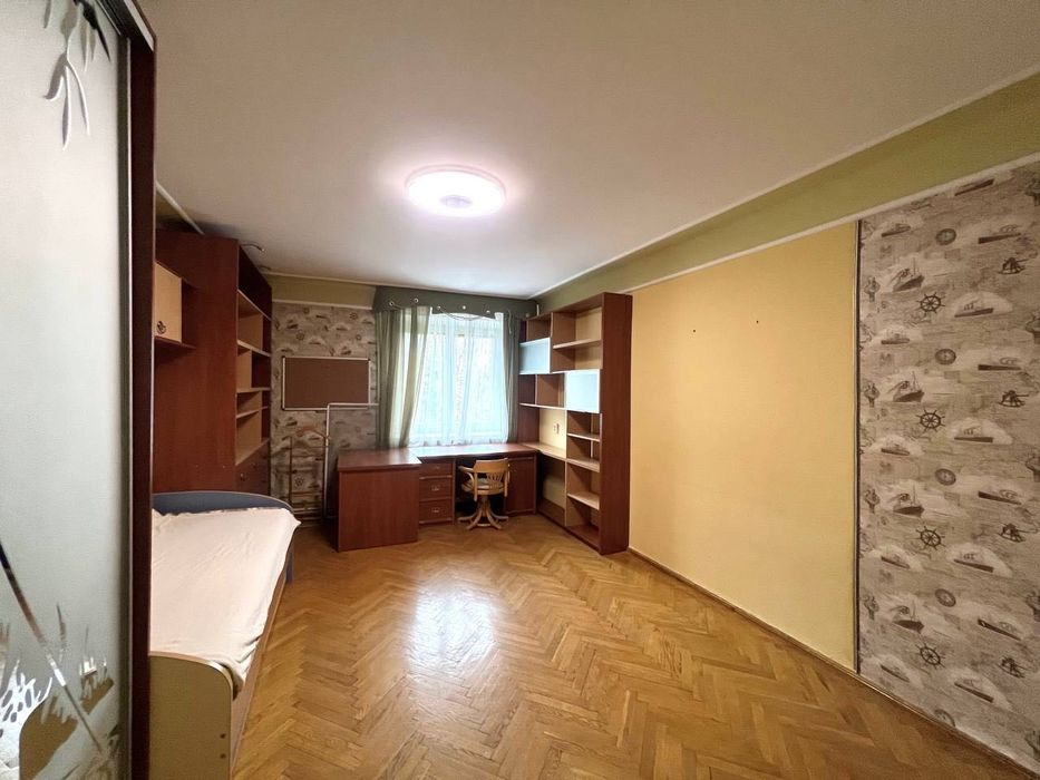 Продаж 3к квартири з якісним ремонтом неподалік центру міста