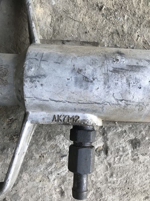 Відбійний молоток пневмо