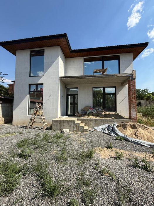Продам отличный новый Дом в Варваровка.