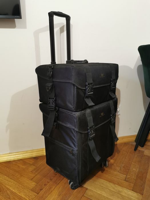 Walizka / kufer fryzjerski / kosmetyczny na kółkach