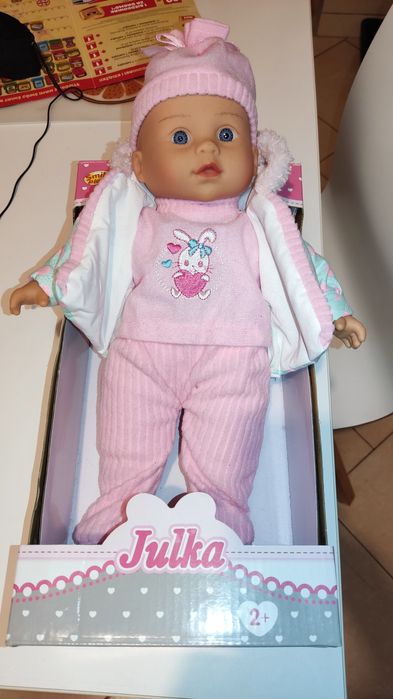 Lalka Julka,gadająca po polsku i angielsku.