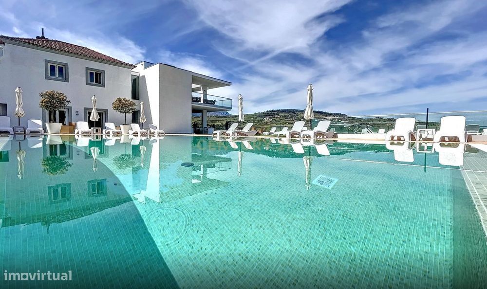 Hotel DD uma  "varanda" para o rio Douro, integrado numa quinta no cor