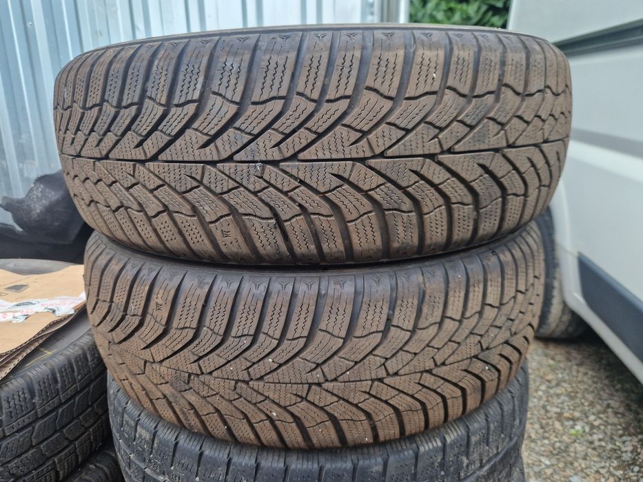 Opony zimowe 195 60 R16 Kumho winter WP52 2szt