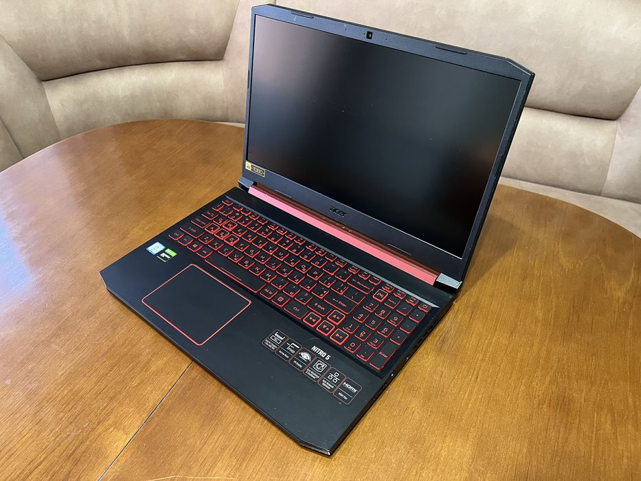 Игровой ноутбук 15.6" Acer Nitro 5 на Intel i5-9300H с Nvidia GTX1050 / 16ОЗУ / SSD+HDD / FullHD