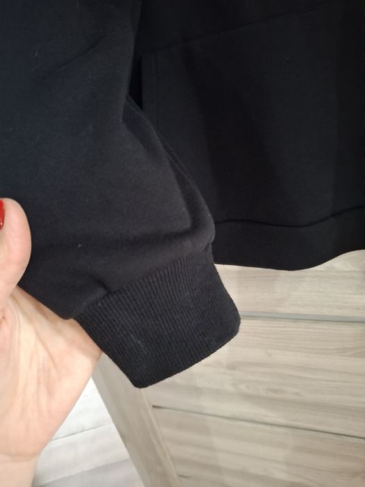 Super bluza ocieplana czarna z kapturem M