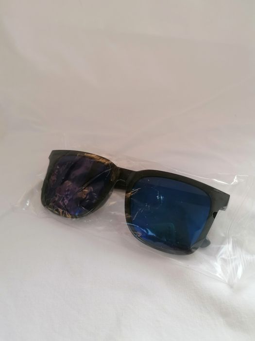 Óculos de Sol Retangulares de Lentes Azuis