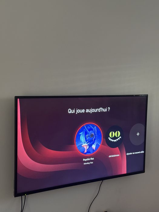 Televisao 128cm / 72cm