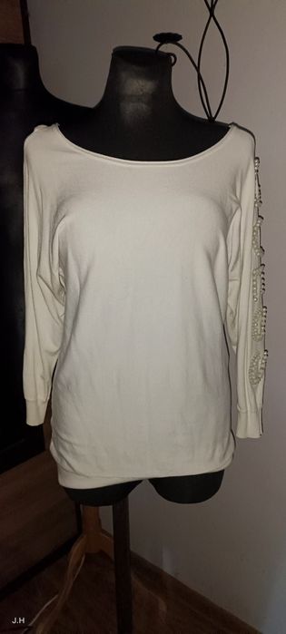 Sweter biały z perełkami. Guess.