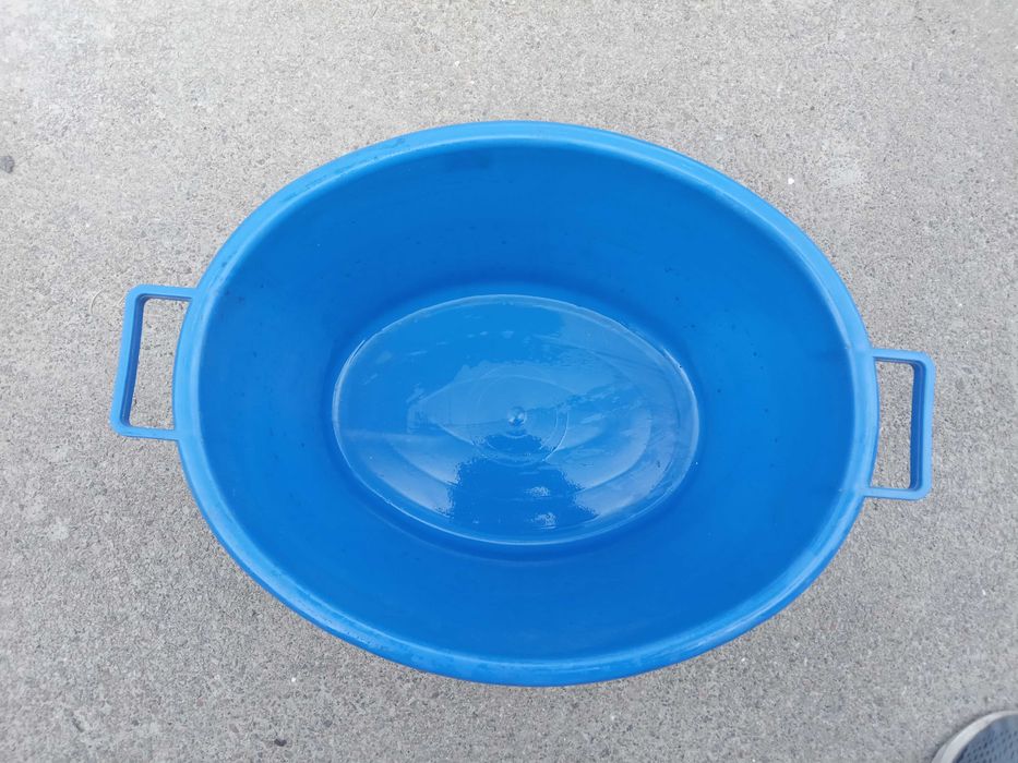 ТАЗ побутовий    синього кольору