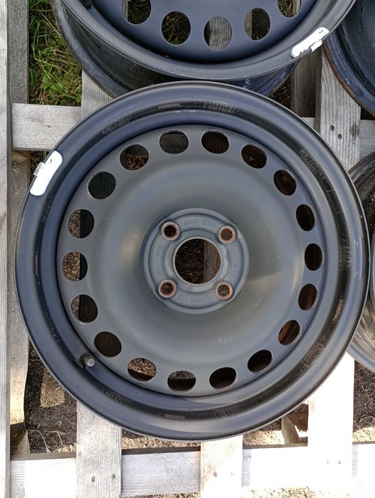 Felgi stalowe 15cali 4x100 OPEL Astra Vectra Meriva Corsa Combo