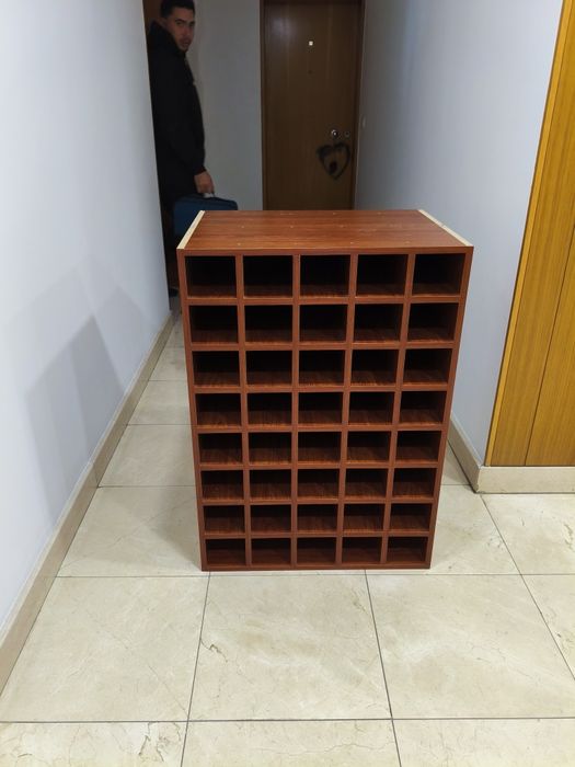 Vendo móvel para vinhos