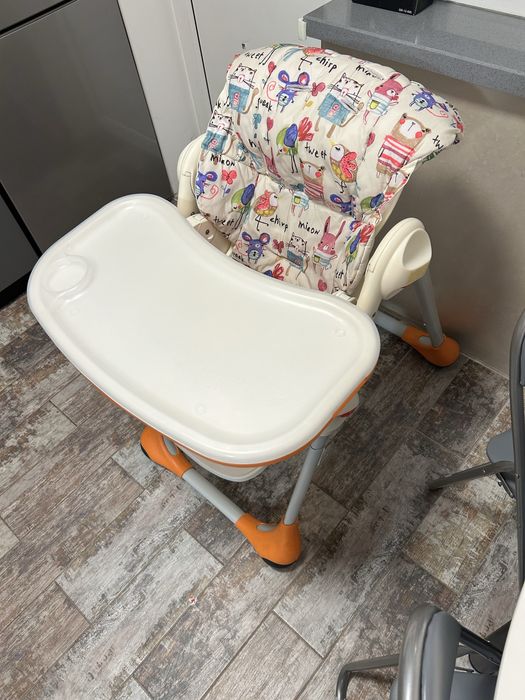 Стілець для годування