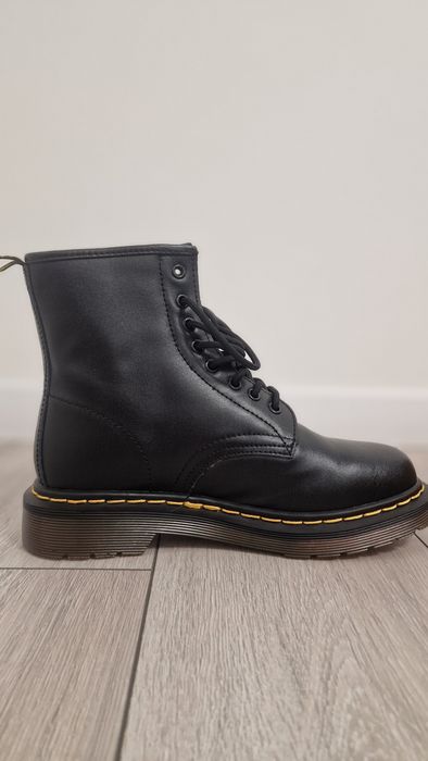 Ботинки Dr. Martens 1460 Black Smooth є торг 43 розмір