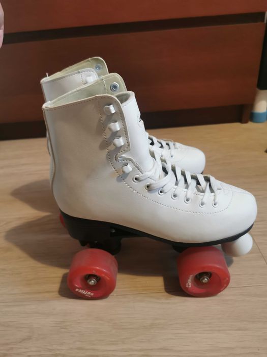 Wrotki Roces White Classic 38 + zestaw miękkich kółek Chaya