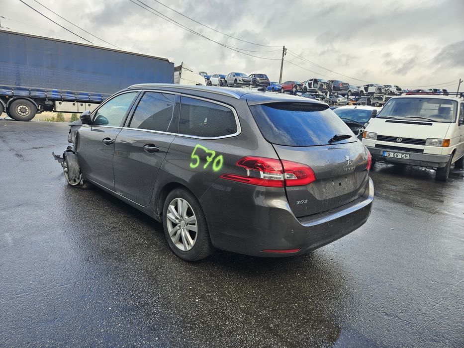 Peugeot 308 II SW 1.2 THP de 2015 para peças